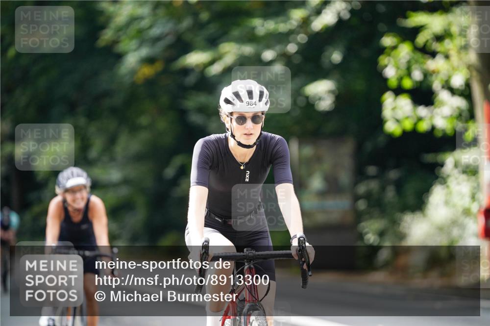 14.09.2025 - Stadtparktriathlon Michael Burmester http://msf.ph/oto/8913300 14.09.2025 11:55:54 Radfahren 984, 998, 1076, 1174 meine-sportfotos.de