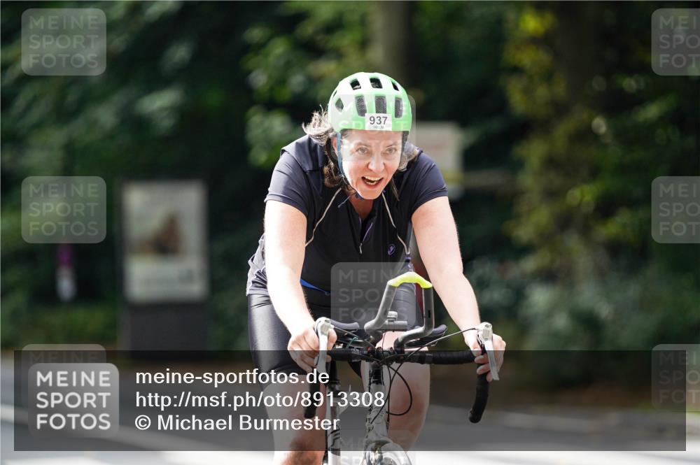 14.09.2025 - Stadtparktriathlon Michael Burmester http://msf.ph/oto/8913308 14.09.2025 11:56:03 Radfahren 937, 1014, 1076, 1082, 1113, 1214 meine-sportfotos.de