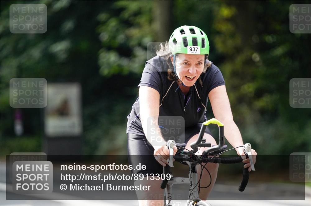 14.09.2025 - Stadtparktriathlon Michael Burmester http://msf.ph/oto/8913309 14.09.2025 11:56:04 Radfahren 937, 1014, 1076, 1082, 1113, 1214 meine-sportfotos.de