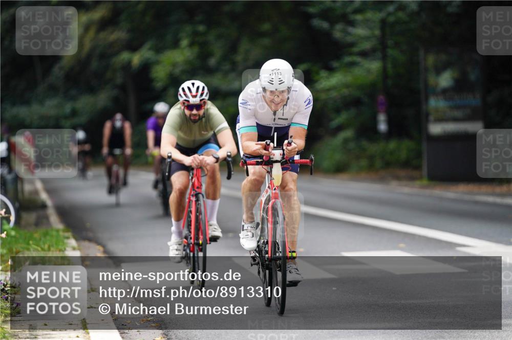 14.09.2025 - Stadtparktriathlon Michael Burmester http://msf.ph/oto/8913310 14.09.2025 11:56:05 Radfahren 937, 1014, 1076, 1082, 1113, 1214 meine-sportfotos.de