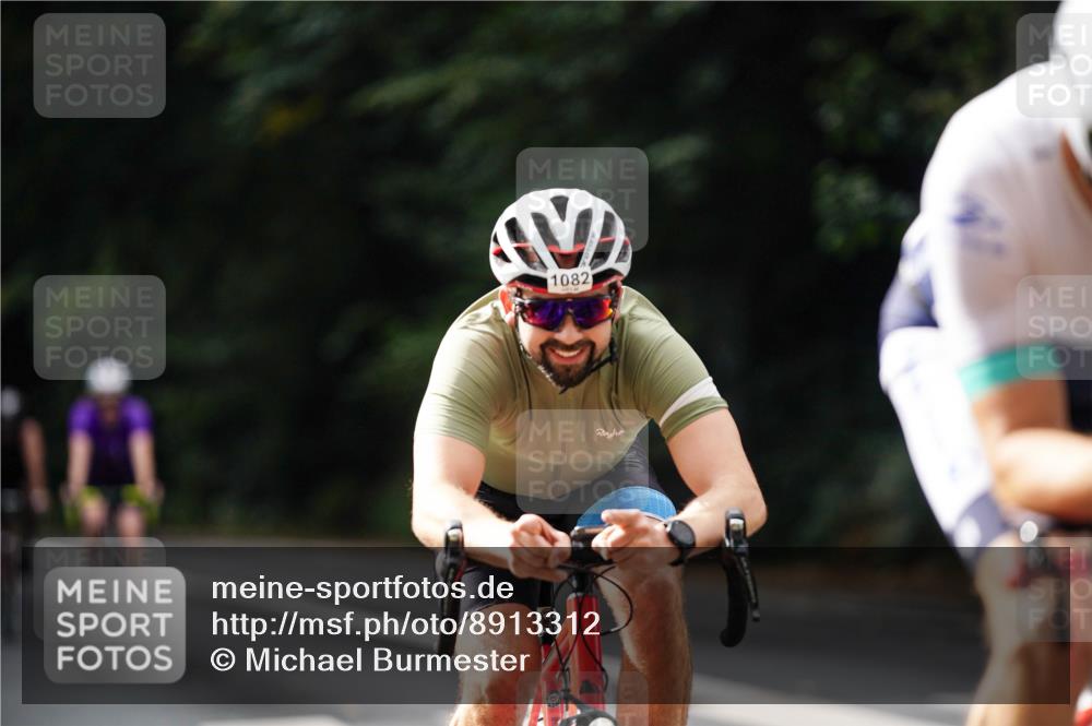 14.09.2025 - Stadtparktriathlon Michael Burmester http://msf.ph/oto/8913312 14.09.2025 11:56:06 Radfahren 937, 1014, 1082, 1113, 1214 meine-sportfotos.de