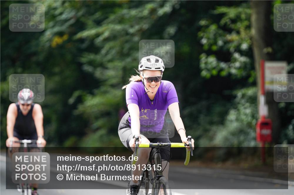 14.09.2025 - Stadtparktriathlon Michael Burmester http://msf.ph/oto/8913315 14.09.2025 11:56:09 Radfahren 937, 1014, 1022, 1082, 1089, 1113, 1170, 1214 meine-sportfotos.de