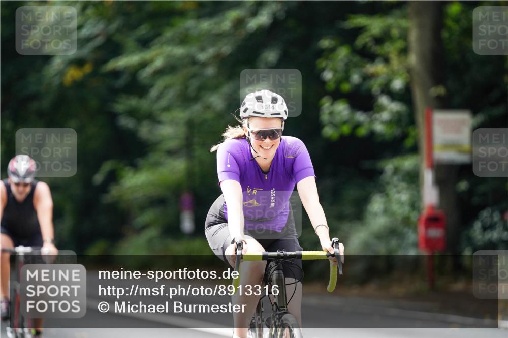 14.09.2025 - Stadtparktriathlon Michael Burmester http://msf.ph/oto/8913316 14.09.2025 11:56:09 Radfahren 937, 1014, 1022, 1082, 1089, 1113, 1170, 1214 meine-sportfotos.de