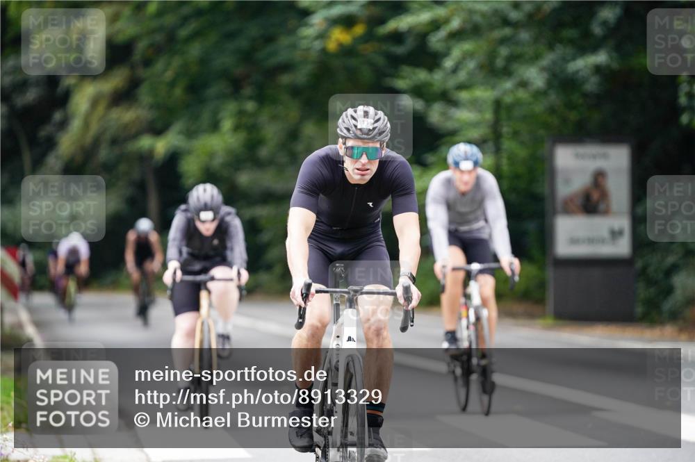 14.09.2025 - Stadtparktriathlon Michael Burmester http://msf.ph/oto/8913329 14.09.2025 11:56:29 Radfahren 960, 1023, 1119, 1133, 1172 meine-sportfotos.de