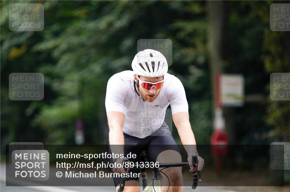 14.09.2025 - Stadtparktriathlon Michael Burmester http://msf.ph/oto/8913336 14.09.2025 11:56:37 Radfahren 949, 960, 964, 1023, 1053, 1071, 1133, 1144, 1172 meine-sportfotos.de