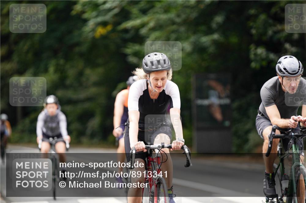 14.09.2025 - Stadtparktriathlon Michael Burmester http://msf.ph/oto/8913341 14.09.2025 11:56:43 Radfahren 949, 964, 1053, 1071, 1144, 1217 meine-sportfotos.de