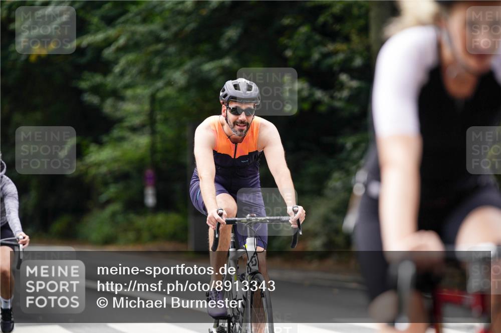 14.09.2025 - Stadtparktriathlon Michael Burmester http://msf.ph/oto/8913343 14.09.2025 11:56:44 Radfahren 949, 964, 1053, 1071, 1144, 1217 meine-sportfotos.de