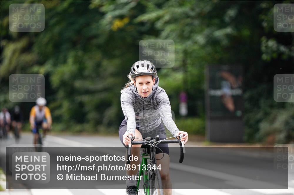 14.09.2025 - Stadtparktriathlon Michael Burmester http://msf.ph/oto/8913344 14.09.2025 11:56:44 Radfahren 949, 964, 1053, 1071, 1144, 1217 meine-sportfotos.de