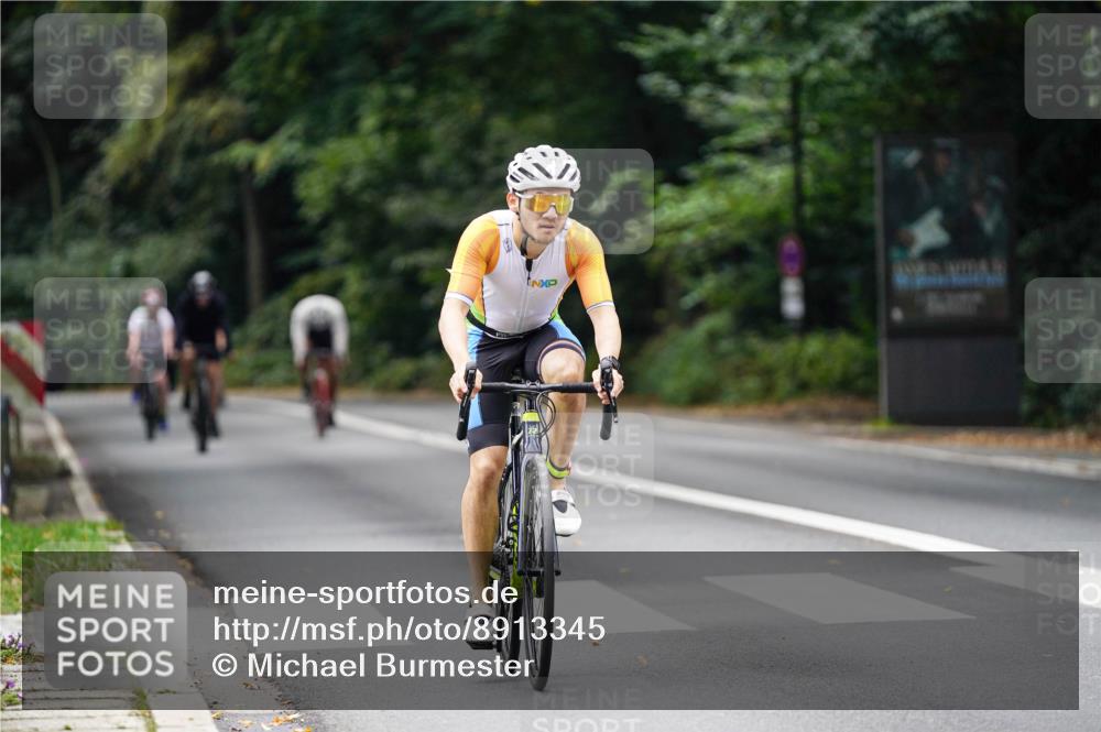 14.09.2025 - Stadtparktriathlon Michael Burmester http://msf.ph/oto/8913345 14.09.2025 11:56:47 Radfahren 927, 949, 964, 1071, 1088, 1123, 1144, 1217 meine-sportfotos.de