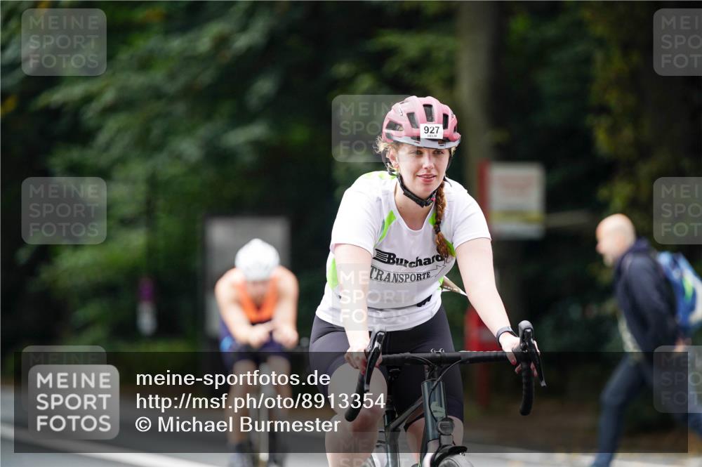 14.09.2025 - Stadtparktriathlon Michael Burmester http://msf.ph/oto/8913354 14.09.2025 11:56:55 Radfahren 924, 927, 1077, 1088, 1123 meine-sportfotos.de