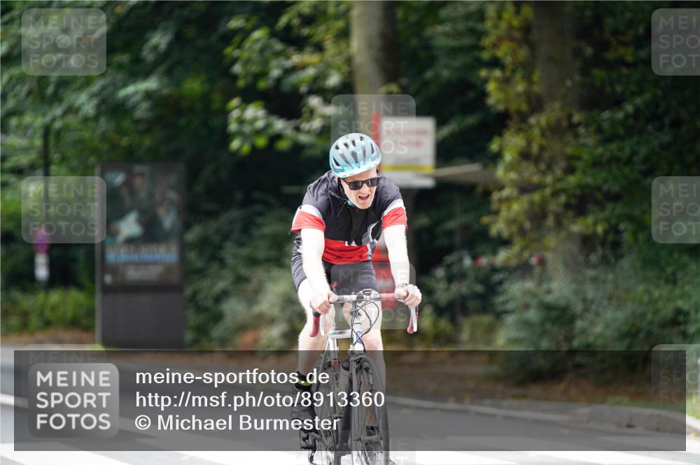 14.09.2025 - Stadtparktriathlon Michael Burmester http://msf.ph/oto/8913360 14.09.2025 11:57:05 Radfahren 924, 952, 1016, 1050, 1129, 1146, 1189 meine-sportfotos.de
