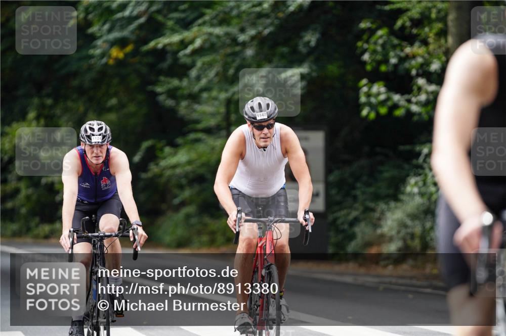 14.09.2025 - Stadtparktriathlon Michael Burmester http://msf.ph/oto/8913380 14.09.2025 11:57:22 Radfahren 1103, 1124, 1132, 1147, 1203, 1205, 1211, 1212 meine-sportfotos.de