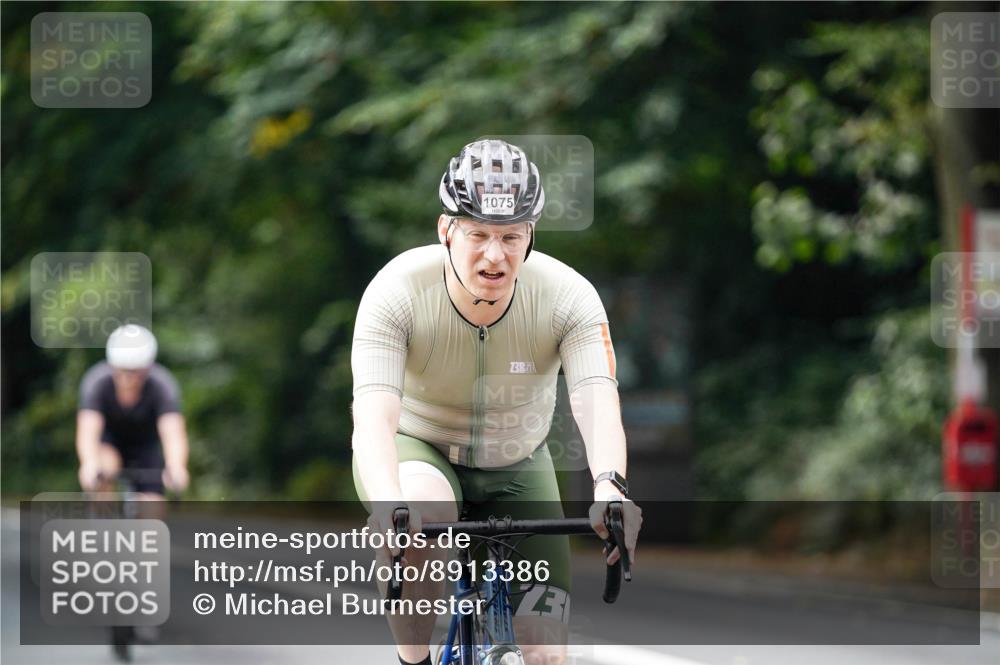 14.09.2025 - Stadtparktriathlon Michael Burmester http://msf.ph/oto/8913386 14.09.2025 11:57:32 Radfahren 1026, 1061, 1075, 1103, 1139 meine-sportfotos.de