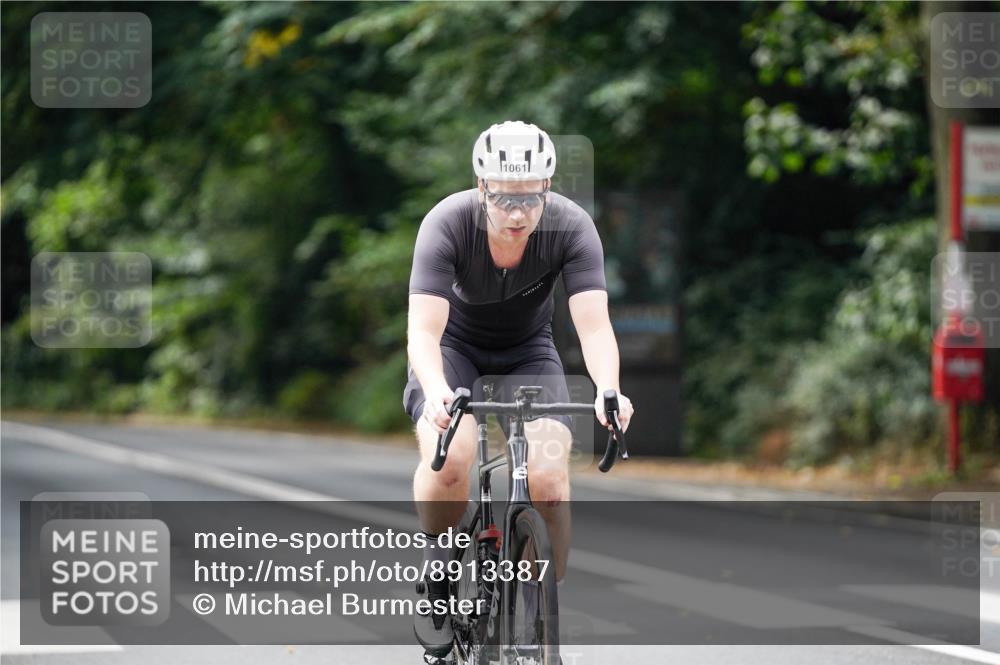 14.09.2025 - Stadtparktriathlon Michael Burmester http://msf.ph/oto/8913387 14.09.2025 11:57:34 Radfahren 1026, 1061, 1075, 1103, 1139, 1199 meine-sportfotos.de