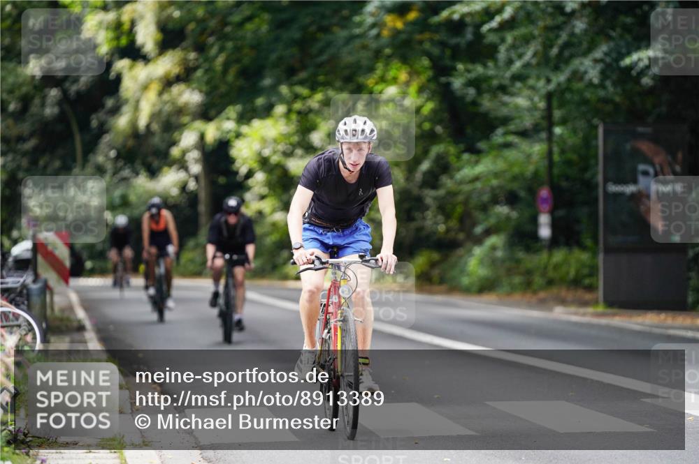 14.09.2025 - Stadtparktriathlon Michael Burmester http://msf.ph/oto/8913389 14.09.2025 11:57:39 Radfahren 966, 1027, 1061, 1109, 1199 meine-sportfotos.de