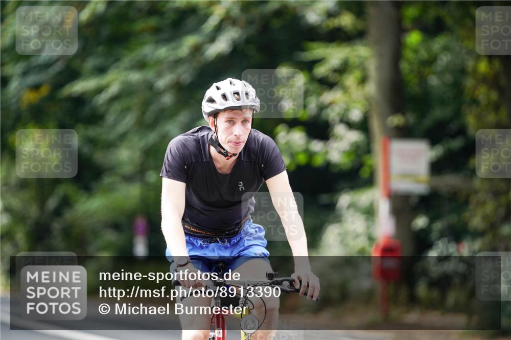 14.09.2025 - Stadtparktriathlon Michael Burmester http://msf.ph/oto/8913390 14.09.2025 11:57:40 Radfahren 966, 1027, 1061, 1109, 1199 meine-sportfotos.de