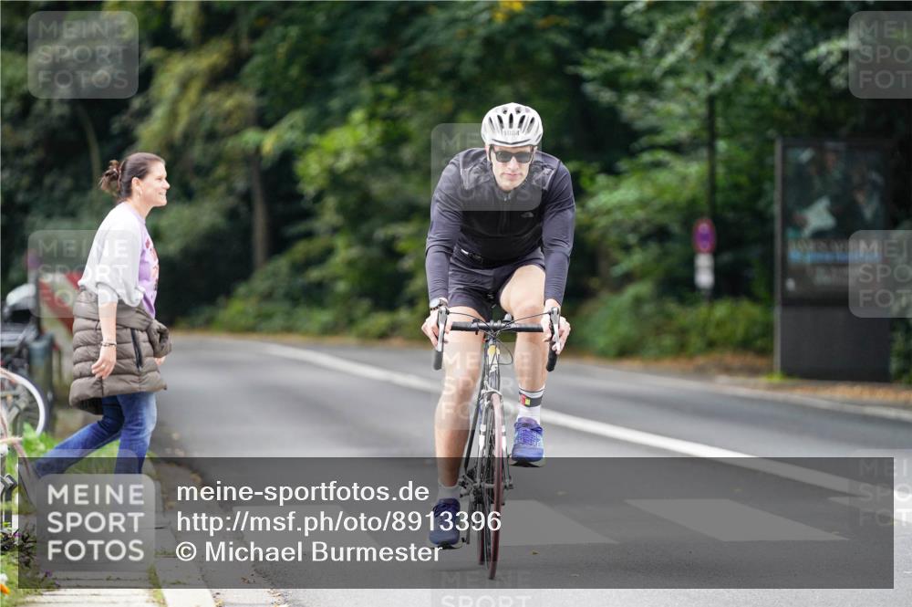 14.09.2025 - Stadtparktriathlon Michael Burmester http://msf.ph/oto/8913396 14.09.2025 11:57:48 Radfahren 966, 1027, 1084, 1109 meine-sportfotos.de