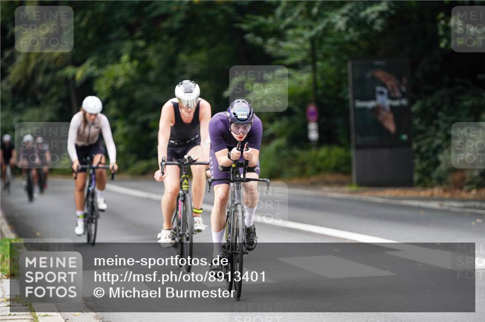 14.09.2025 - Stadtparktriathlon Michael Burmester http://msf.ph/oto/8913401 14.09.2025 11:58:07 Radfahren 1001, 1043, 1080 meine-sportfotos.de