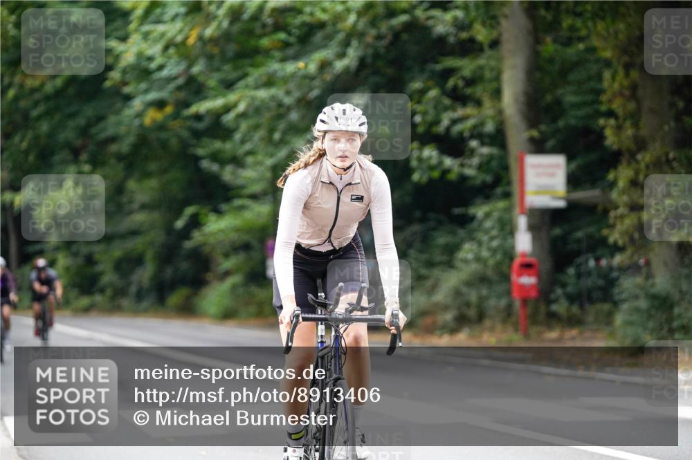 14.09.2025 - Stadtparktriathlon Michael Burmester http://msf.ph/oto/8913406 14.09.2025 11:58:10 Radfahren 1001, 1002, 1040, 1043, 1080, 1112 meine-sportfotos.de
