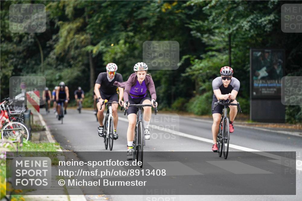 14.09.2025 - Stadtparktriathlon Michael Burmester http://msf.ph/oto/8913408 14.09.2025 11:58:14 Radfahren 1001, 1002, 1040, 1043, 1080, 1112, 1121, 1143, 1155, 1160 meine-sportfotos.de