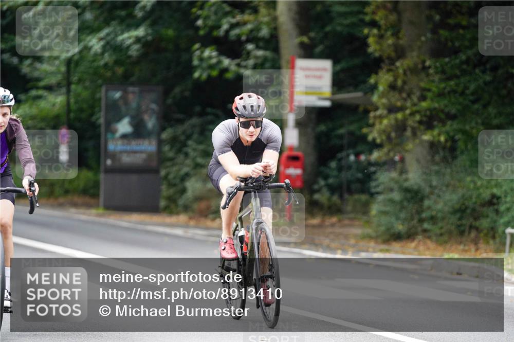 14.09.2025 - Stadtparktriathlon Michael Burmester http://msf.ph/oto/8913410 14.09.2025 11:58:15 Radfahren 1001, 1002, 1040, 1043, 1083, 1112, 1121, 1143, 1155, 1160 meine-sportfotos.de
