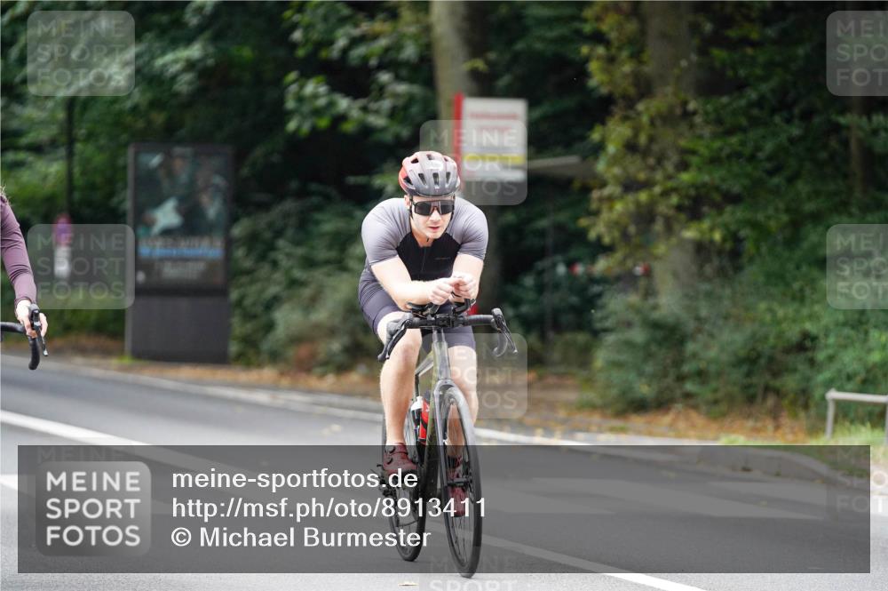 14.09.2025 - Stadtparktriathlon Michael Burmester http://msf.ph/oto/8913411 14.09.2025 11:58:15 Radfahren 1001, 1002, 1040, 1043, 1083, 1112, 1121, 1143, 1155, 1160 meine-sportfotos.de