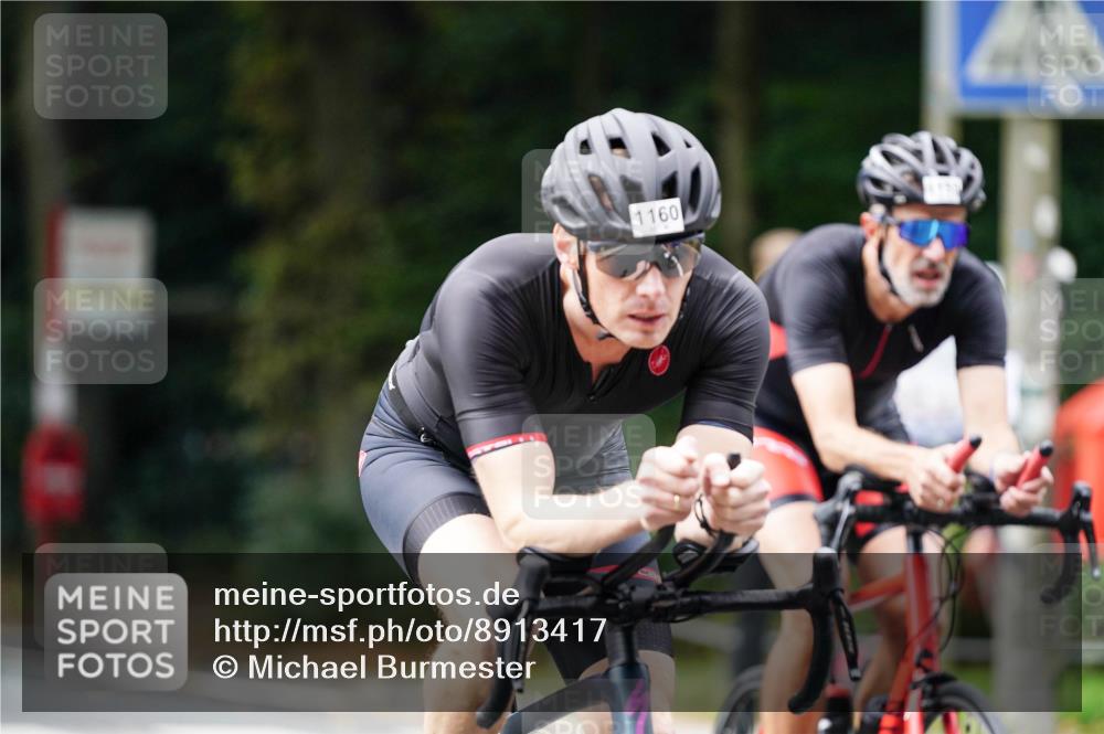 14.09.2025 - Stadtparktriathlon Michael Burmester http://msf.ph/oto/8913417 14.09.2025 11:58:21 Radfahren 945, 1002, 1040, 1083, 1101, 1112, 1121, 1143, 1155, 1160, 1180, 1213 meine-sportfotos.de