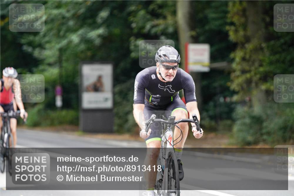14.09.2025 - Stadtparktriathlon Michael Burmester http://msf.ph/oto/8913418 14.09.2025 11:58:23 Radfahren 945, 1083, 1098, 1101, 1121, 1143, 1155, 1160, 1180, 1213 meine-sportfotos.de