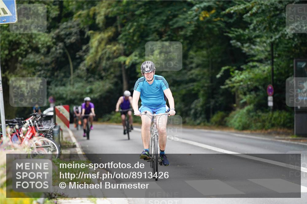 14.09.2025 - Stadtparktriathlon Michael Burmester http://msf.ph/oto/8913426 14.09.2025 11:58:29 Radfahren 945, 1083, 1097, 1098, 1101, 1180, 1193, 1213 meine-sportfotos.de