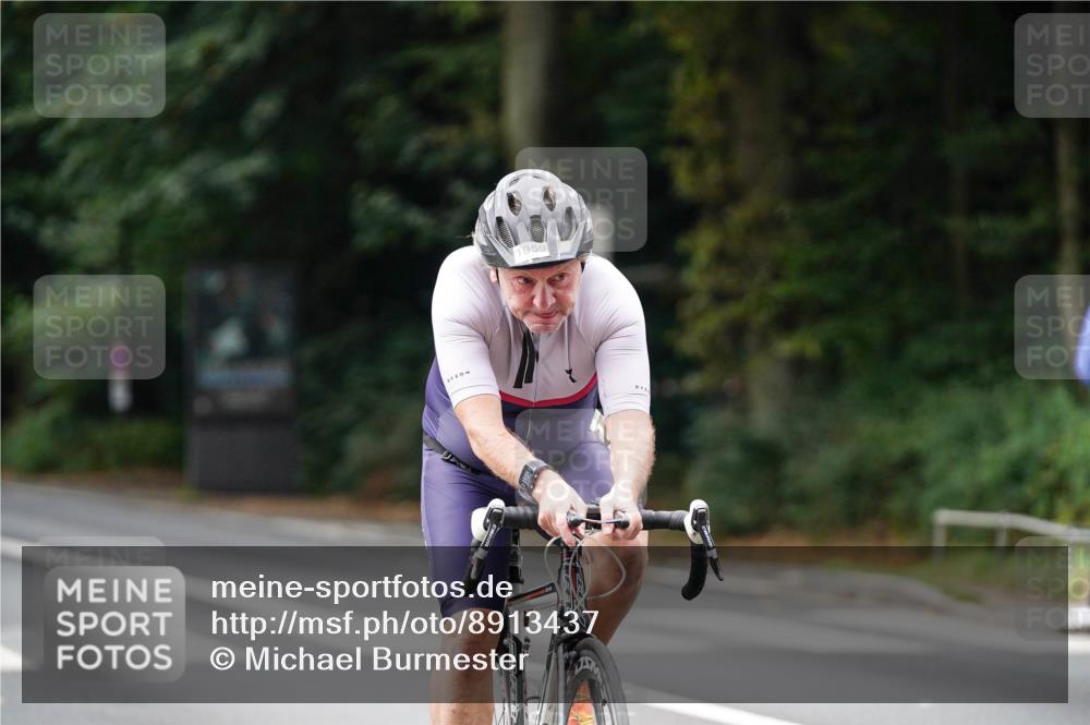 14.09.2025 - Stadtparktriathlon Michael Burmester http://msf.ph/oto/8913437 14.09.2025 11:58:40 Radfahren 972, 1059, 1066, 1097, 1102, 1128, 1156, 1193 meine-sportfotos.de