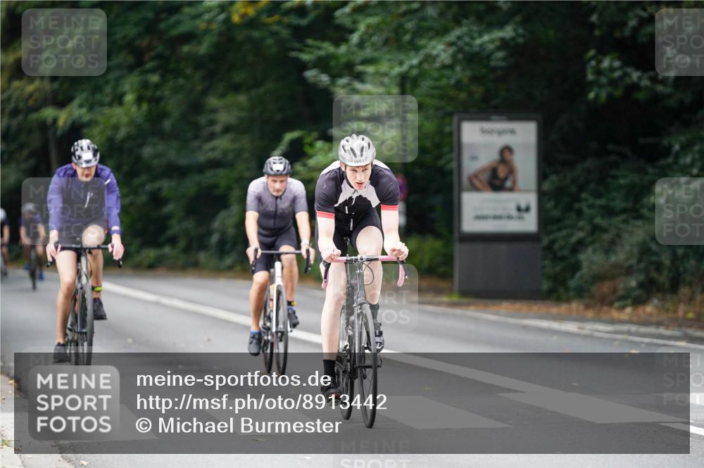 14.09.2025 - Stadtparktriathlon Michael Burmester http://msf.ph/oto/8913442 14.09.2025 11:58:49 Radfahren 1019, 1029, 1051, 1066, 1102, 1156, 1171 meine-sportfotos.de