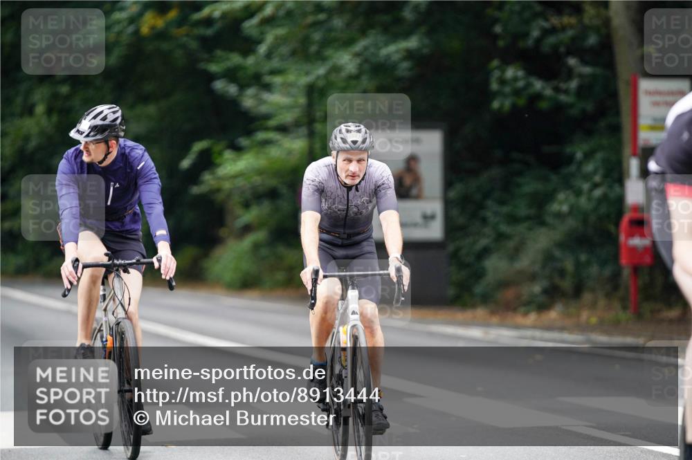 14.09.2025 - Stadtparktriathlon Michael Burmester http://msf.ph/oto/8913444 14.09.2025 11:58:50 Radfahren 1019, 1029, 1051, 1066, 1102, 1150, 1156, 1171, 1187 meine-sportfotos.de