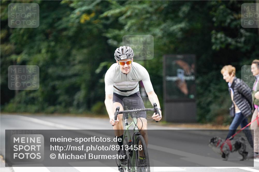 14.09.2025 - Stadtparktriathlon Michael Burmester http://msf.ph/oto/8913458 14.09.2025 11:59:04 Radfahren 1067, 1068, 1122, 1137, 1150, 1153, 1187 meine-sportfotos.de