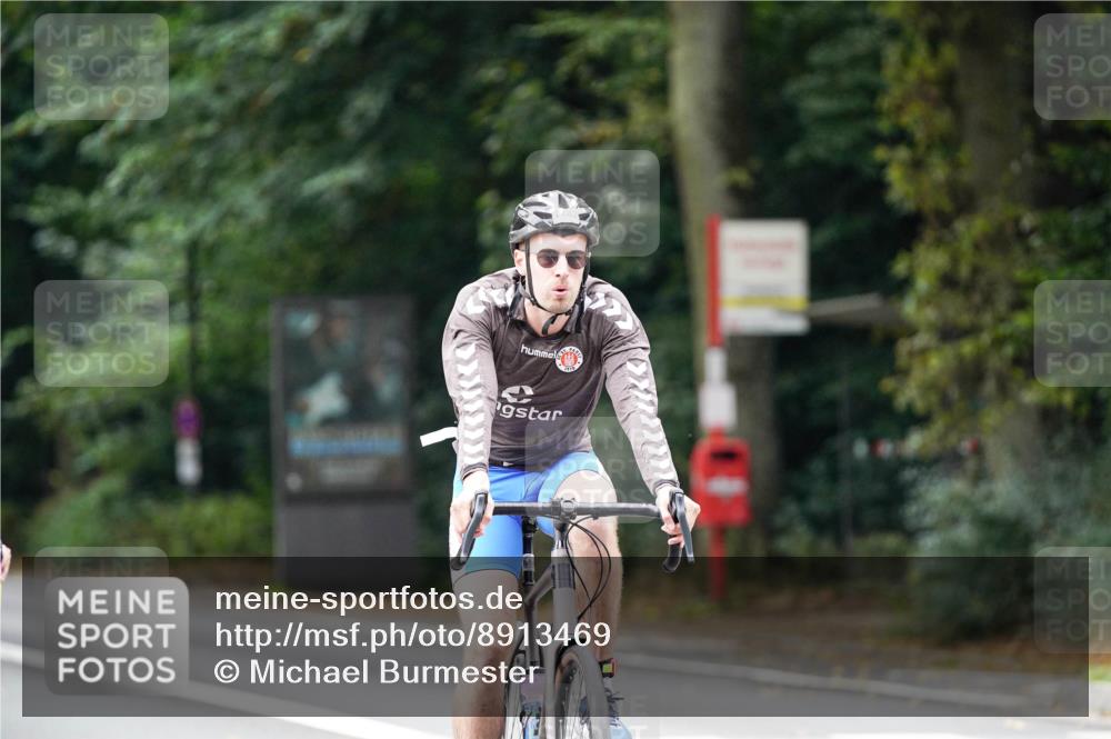 14.09.2025 - Stadtparktriathlon Michael Burmester http://msf.ph/oto/8913469 14.09.2025 11:59:23 Radfahren 958, 978, 1182 meine-sportfotos.de