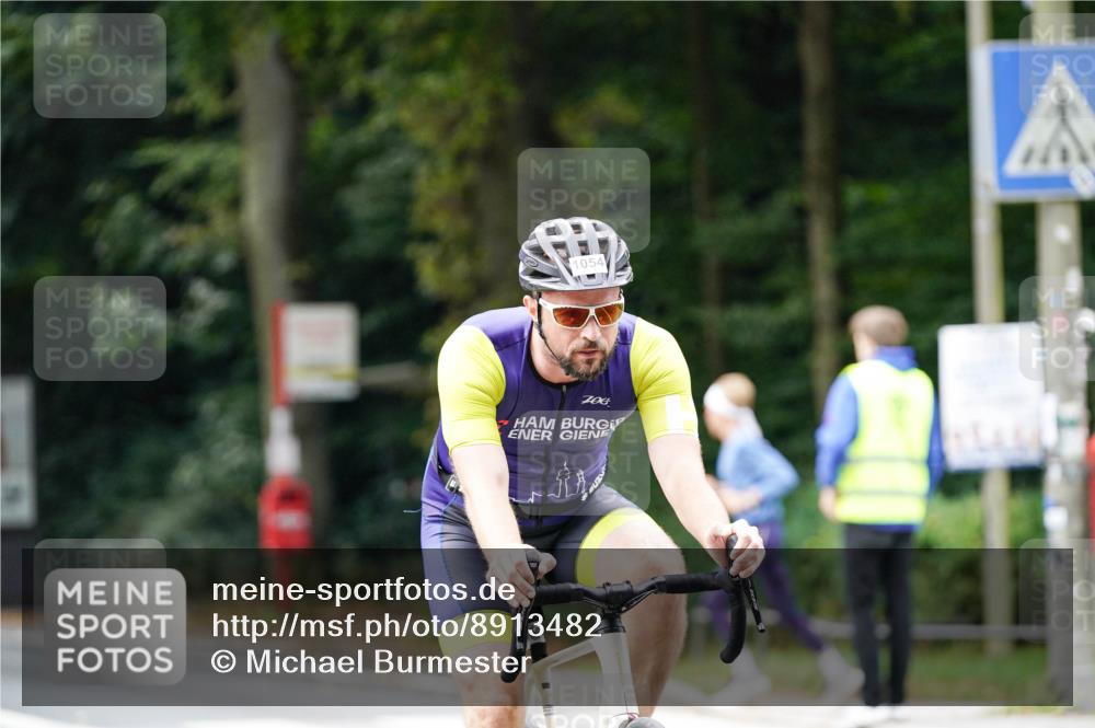 14.09.2025 - Stadtparktriathlon Michael Burmester http://msf.ph/oto/8913482 14.09.2025 11:59:45 Radfahren 936, 1054, 1057, 1107, 1178, 1202 meine-sportfotos.de