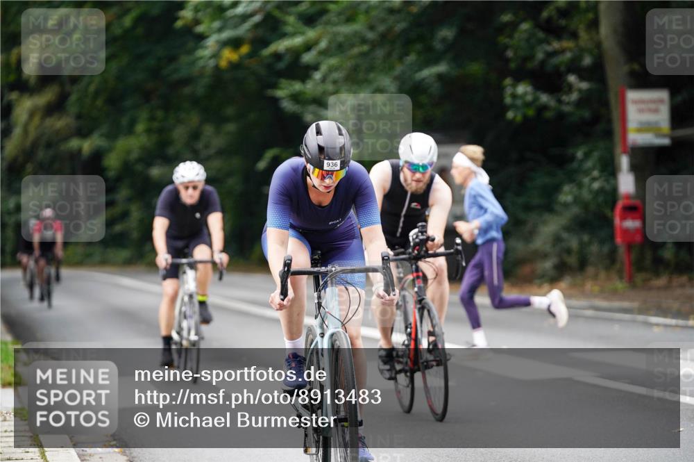 14.09.2025 - Stadtparktriathlon Michael Burmester http://msf.ph/oto/8913483 14.09.2025 11:59:46 Radfahren 936, 1054, 1057, 1107, 1178, 1202 meine-sportfotos.de