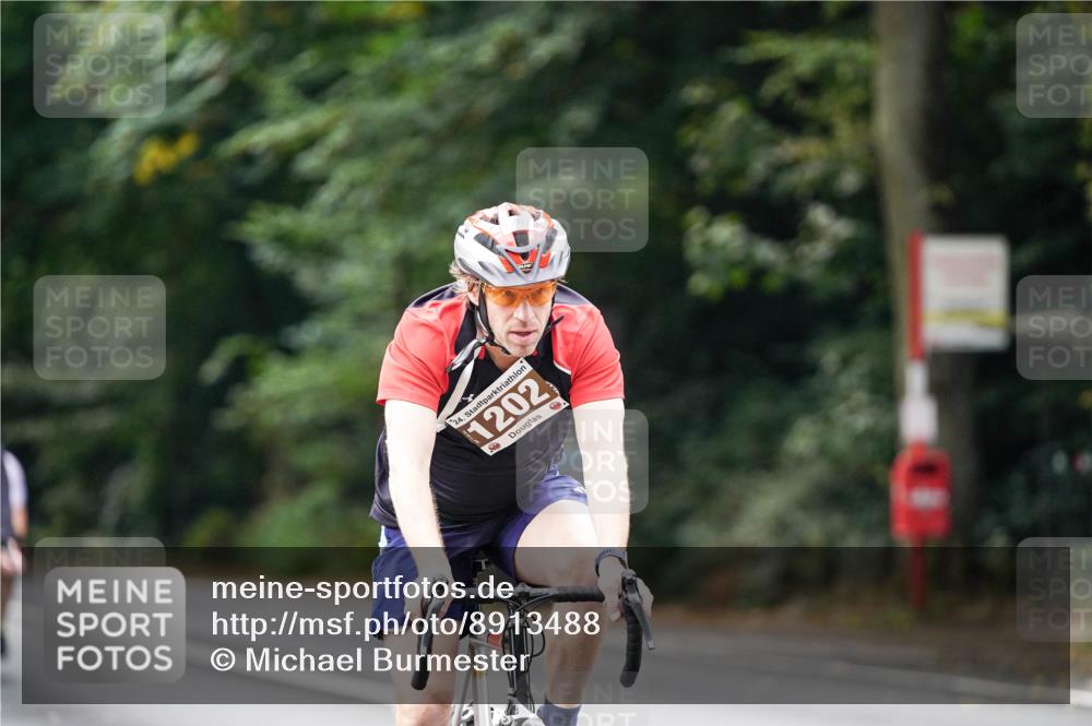 14.09.2025 - Stadtparktriathlon Michael Burmester http://msf.ph/oto/8913488 14.09.2025 11:59:52 Radfahren 936, 980, 1057, 1107, 1115, 1202 meine-sportfotos.de
