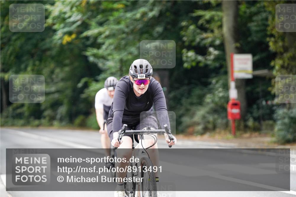 14.09.2025 - Stadtparktriathlon Michael Burmester http://msf.ph/oto/8913491 14.09.2025 11:59:54 Radfahren 980, 1057, 1115, 1202 meine-sportfotos.de