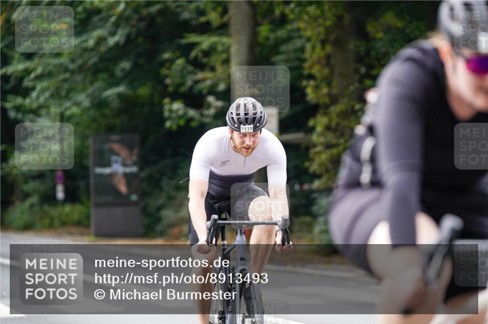 14.09.2025 - Stadtparktriathlon Michael Burmester http://msf.ph/oto/8913493 14.09.2025 11:59:55 Radfahren 980, 1115, 1202 meine-sportfotos.de