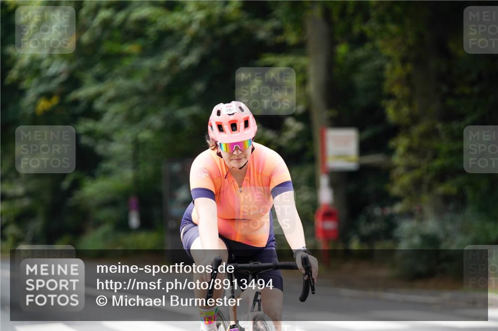 14.09.2025 - Stadtparktriathlon Michael Burmester http://msf.ph/oto/8913494 14.09.2025 12:00:04 Radfahren 986 meine-sportfotos.de