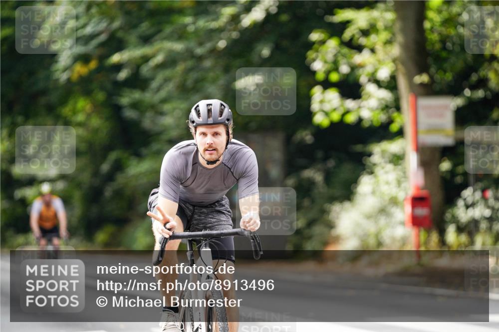 14.09.2025 - Stadtparktriathlon Michael Burmester http://msf.ph/oto/8913496 14.09.2025 12:00:19 Radfahren 1048, 1100, 1184 meine-sportfotos.de