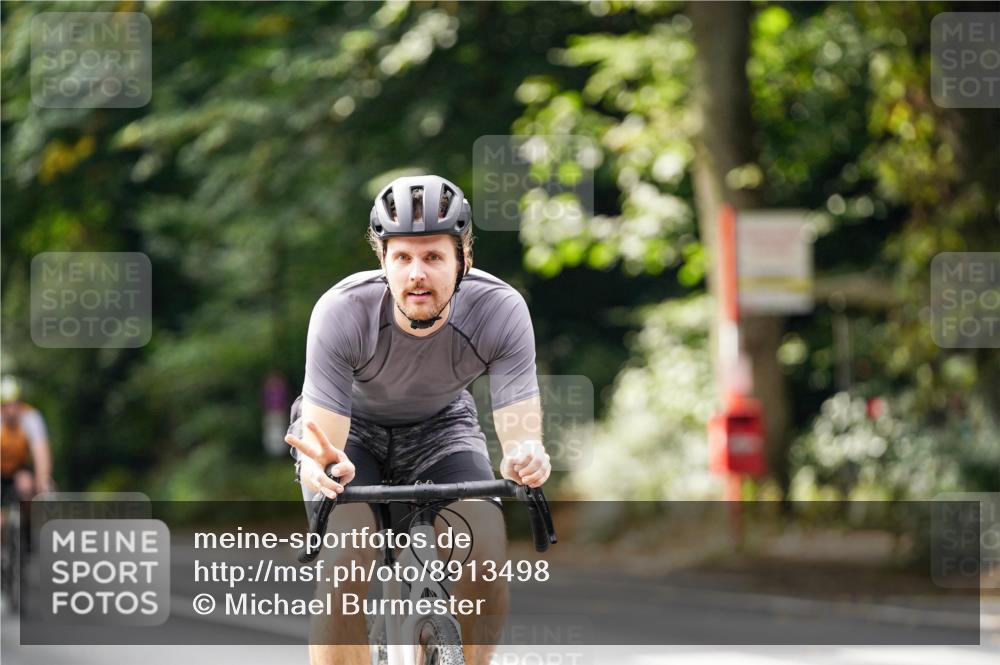 14.09.2025 - Stadtparktriathlon Michael Burmester http://msf.ph/oto/8913498 14.09.2025 12:00:19 Radfahren 1048, 1100, 1184 meine-sportfotos.de