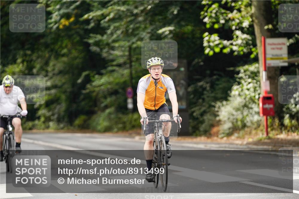 14.09.2025 - Stadtparktriathlon Michael Burmester http://msf.ph/oto/8913499 14.09.2025 12:00:21 Radfahren 1048, 1069, 1100, 1184 meine-sportfotos.de