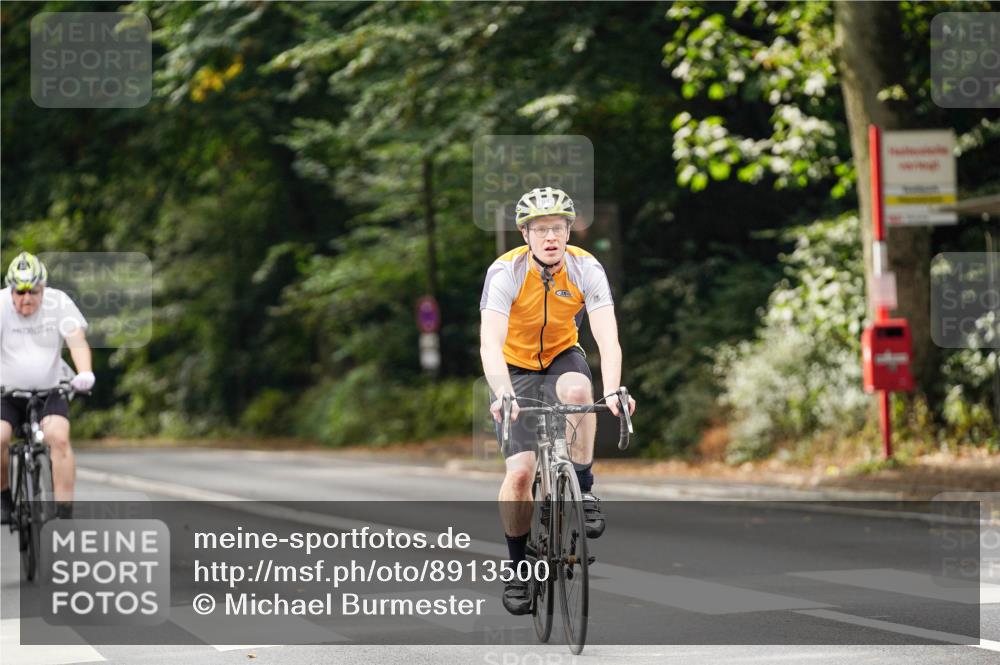 14.09.2025 - Stadtparktriathlon Michael Burmester http://msf.ph/oto/8913500 14.09.2025 12:00:22 Radfahren 1048, 1069, 1100, 1184 meine-sportfotos.de