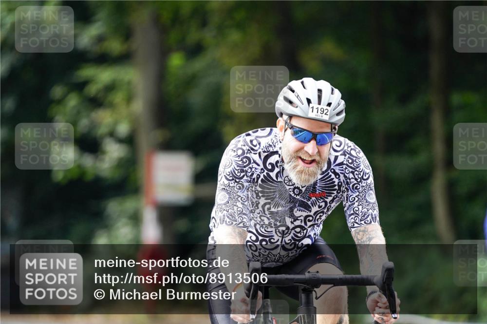 14.09.2025 - Stadtparktriathlon Michael Burmester http://msf.ph/oto/8913506 14.09.2025 12:00:34 Radfahren 1033, 1036, 1047, 1069, 1192 meine-sportfotos.de