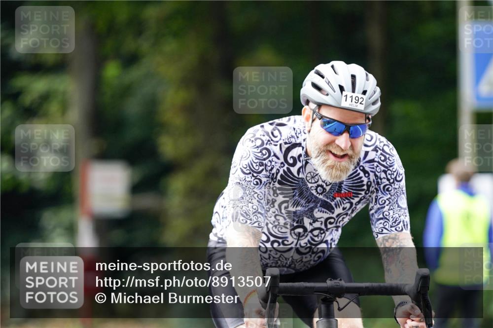14.09.2025 - Stadtparktriathlon Michael Burmester http://msf.ph/oto/8913507 14.09.2025 12:00:34 Radfahren 1033, 1036, 1047, 1069, 1192 meine-sportfotos.de