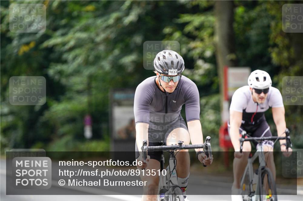 14.09.2025 - Stadtparktriathlon Michael Burmester http://msf.ph/oto/8913510 14.09.2025 12:00:36 Radfahren 1033, 1036, 1047, 1063, 1192 meine-sportfotos.de