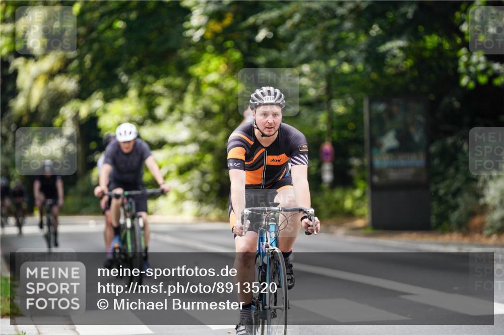 14.09.2025 - Stadtparktriathlon Michael Burmester http://msf.ph/oto/8913520 14.09.2025 12:00:59 Radfahren 1011, 1031, 1039, 1062, 1064, 1188, 1210, 1220 meine-sportfotos.de
