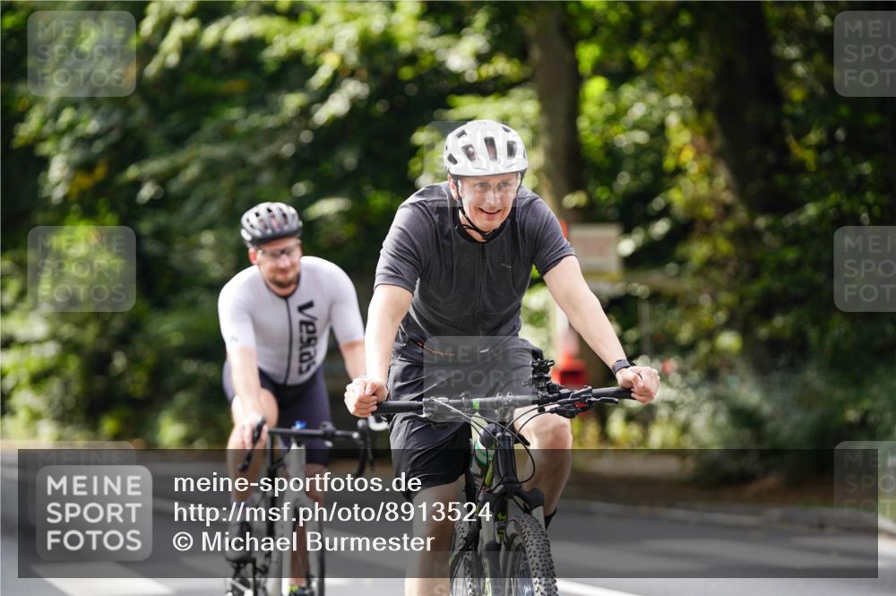 14.09.2025 - Stadtparktriathlon Michael Burmester http://msf.ph/oto/8913524 14.09.2025 12:01:02 Radfahren 1031, 1039, 1062, 1176, 1188, 1210, 1220 meine-sportfotos.de