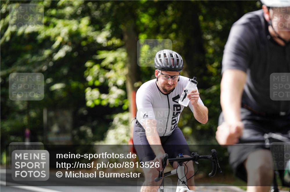 14.09.2025 - Stadtparktriathlon Michael Burmester http://msf.ph/oto/8913526 14.09.2025 12:01:03 Radfahren 1031, 1039, 1062, 1176, 1188, 1210, 1220 meine-sportfotos.de